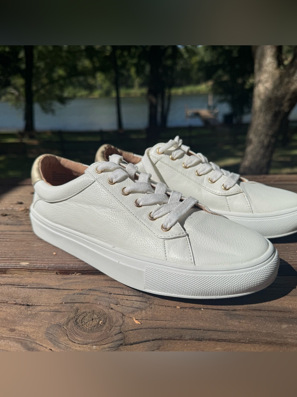 The Loft Clean White Leather Low-Top Sneakers with Gold Heel Guard. SZ 9.